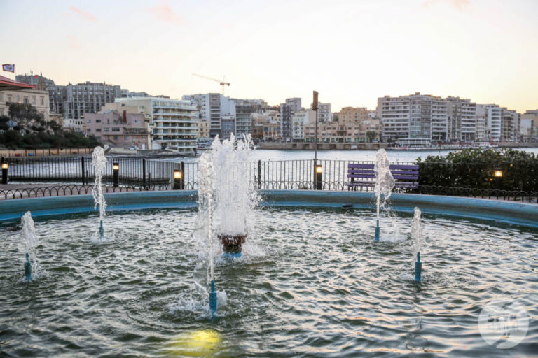 Sliema Malta co warto zobaczyć największe atrakcje transport