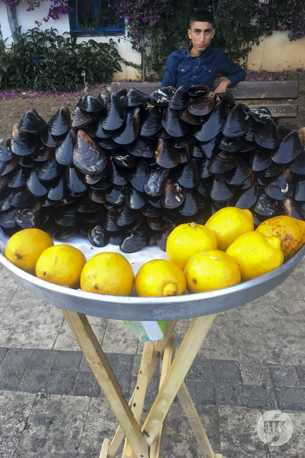 Midye Dolma – turecka legenda ulicznego smaku. Czy są bezpieczne? Turcja Styk Kultur - Agnieszka Maury | Turcja, Stambuł, książki - Midye Dolma – turecka legenda ulicznego smaku. Czy są bezpieczne?