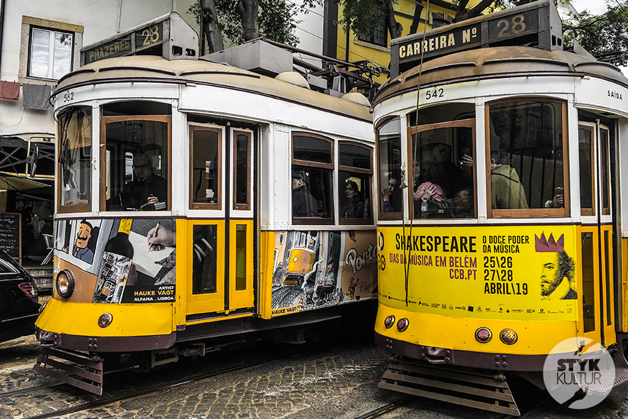 Lizbona tramwaj28 Co warto zobaczyć w Lizbonie? Miejsca, których nie można przegapić w stolicy Portugalii