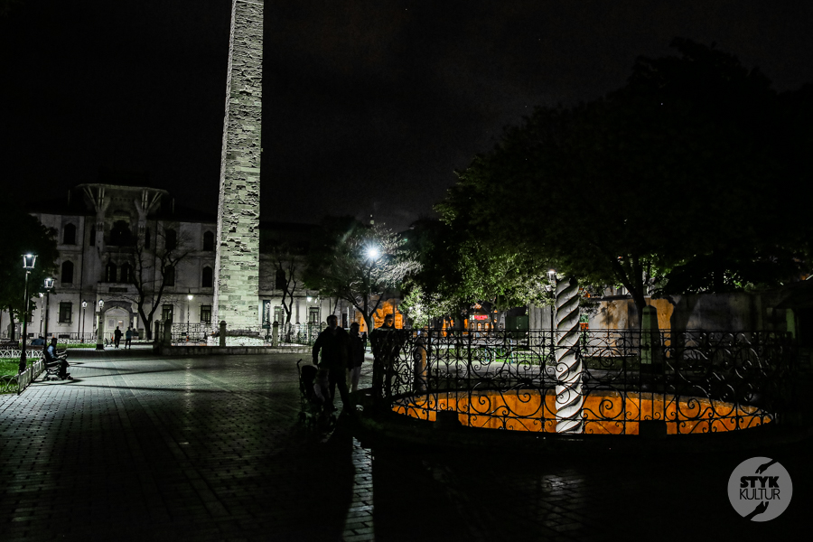 Styk Kultur - blog o Turcji - Odkryj tajemnice Hipodromu w Stambule: Obelisk Konstantyna, Obelisk Teodozjusza, Wężowa Kolumna & Fontanna Wilhelma II