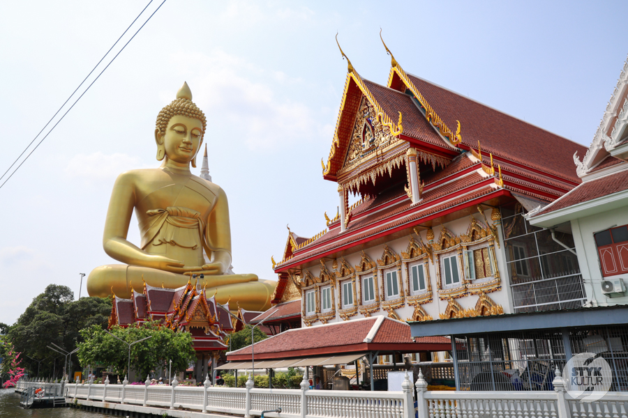 Wat Paknam Bhasicharoen: Wielki Budda i oaza spokoju na przedmieściach Bangkoku