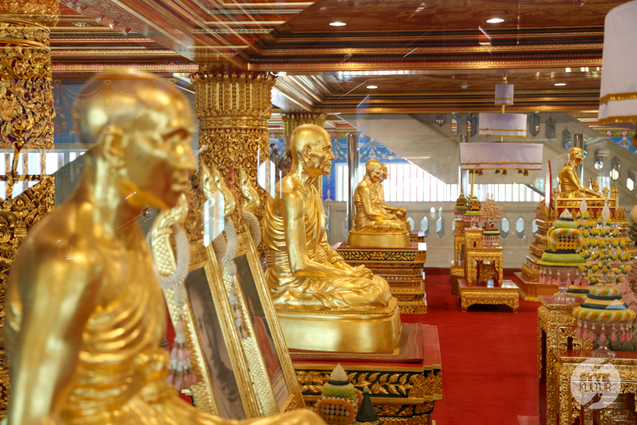 Styk Kultur - blog o Turcji - Wat Paknam Bhasicharoen: Wielki Budda i oaza spokoju na przedmieściach Bangkoku