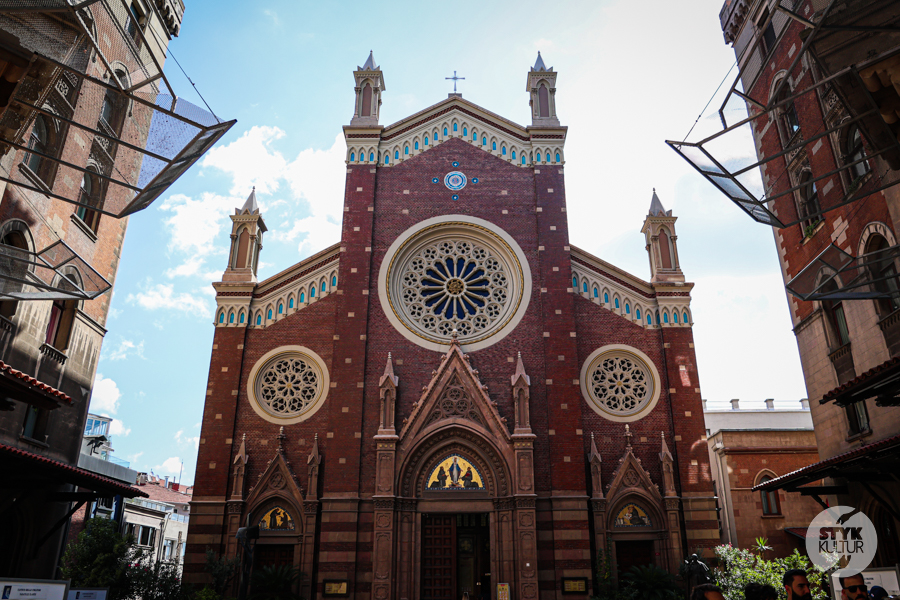 Styk Kultur - blog o Turcji - Kościół św. Antoniego z Padwy w Stambule, w którym odprawiane są msze po polsku