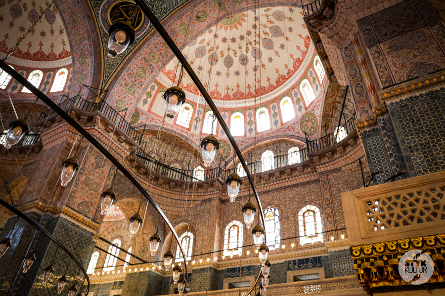 Styk Kultur - blog o Turcji - Nowy Meczet w Stambule: klejnot Imperium Osmańskiego w sercu Eminönü