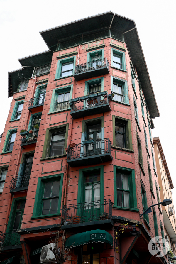 Styk Kultur - Agnieszka Maury | Turcja, Stambuł, książki - Antik Konak w Stambule – apartamentowiec, który przeszedł do historii i popkultury