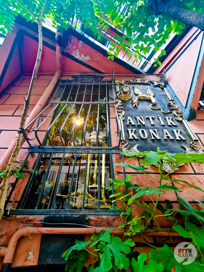 Styk Kultur - Agnieszka Maury | Turcja, Stambuł, książki - Antik Konak w Stambule – apartamentowiec, który przeszedł do historii i popkultury