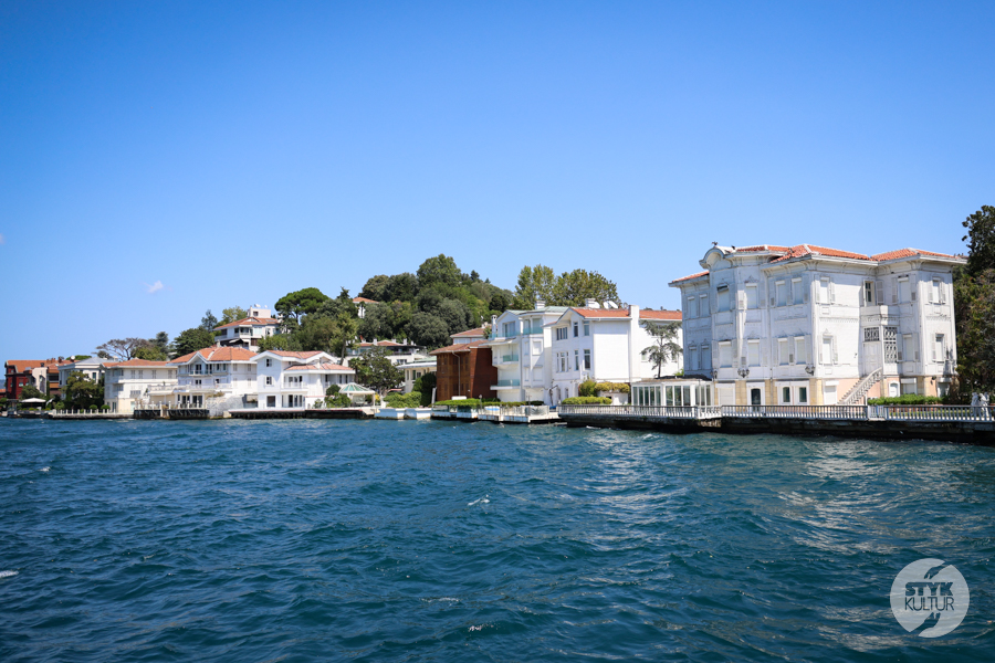 Styk Kultur - Agnieszka Maury | Turcja, Stambuł, książki - Jogurt Kanlıca – smak Bosforu zaklęty w tradycji