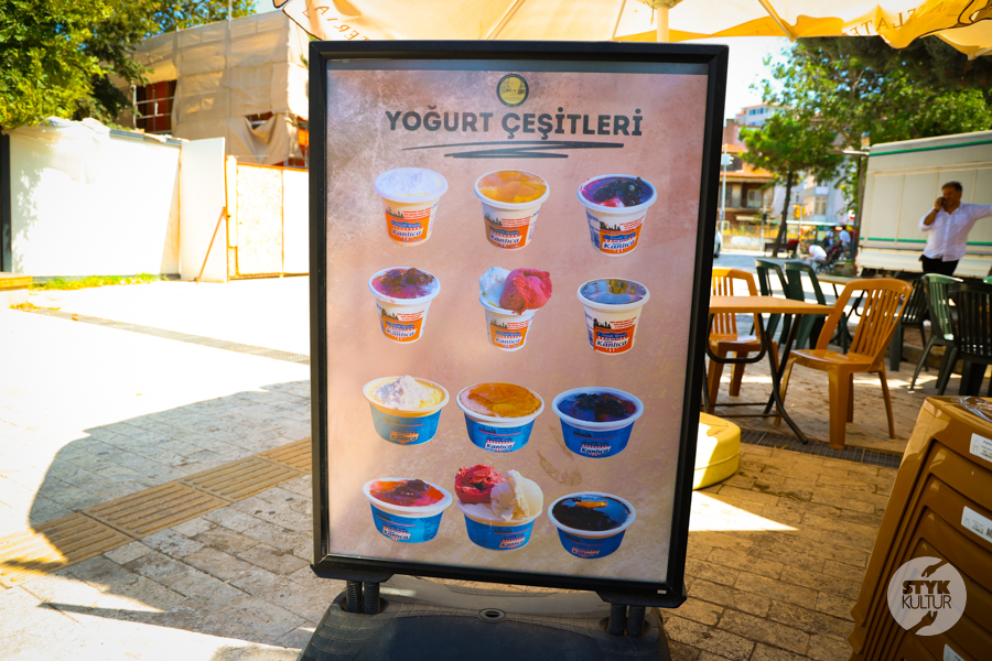 Styk Kultur - Agnieszka Maury | Turcja, Stambuł, książki - Jogurt Kanlıca – smak Bosforu zaklęty w tradycji