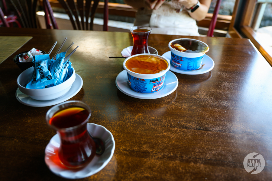 Styk Kultur - Agnieszka Maury | Turcja, Stambuł, książki - Jogurt Kanlıca – smak Bosforu zaklęty w tradycji