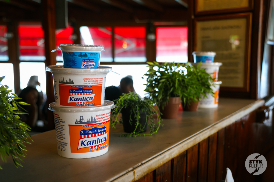 Styk Kultur - Agnieszka Maury | Turcja, Stambuł, książki - Jogurt Kanlıca – smak Bosforu zaklęty w tradycji