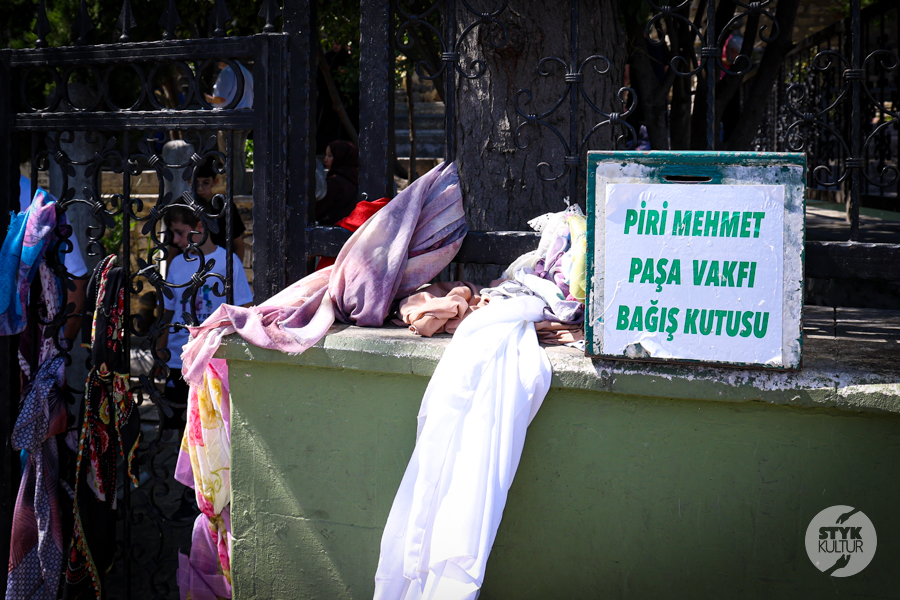 Mehmed Emin Tokadi – mistrz duchowy i ukryty grób na wzgórzach Stambułu Turcja Styk Kultur - Agnieszka Maury | Turcja, Stambuł, książki - Mehmed Emin Tokadi – mistrz duchowy i ukryty grób na wzgórzach Stambułu