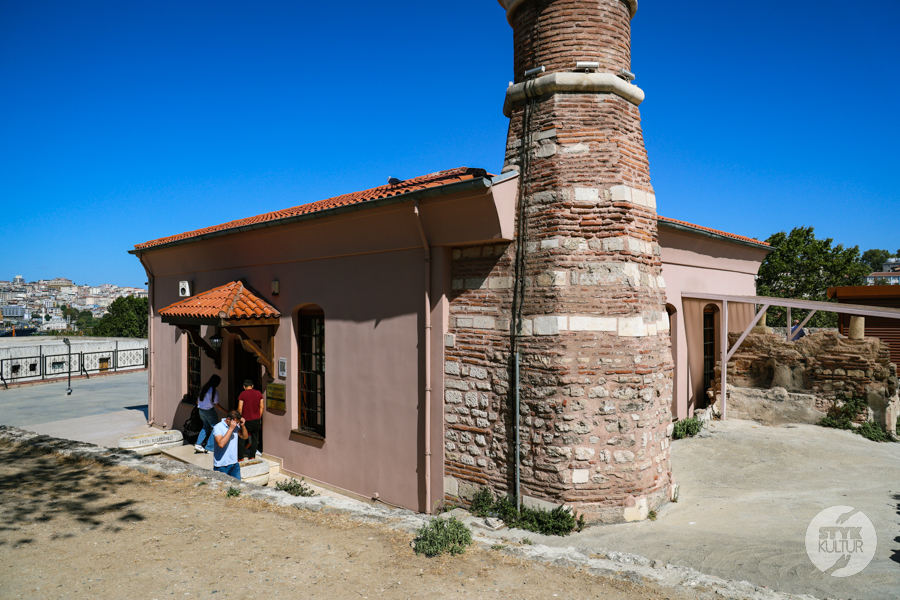 Mehmed Emin Tokadi – mistrz duchowy i ukryty grób na wzgórzach Stambułu Turcja Styk Kultur - Agnieszka Maury | Turcja, Stambuł, książki - Mehmed Emin Tokadi – mistrz duchowy i ukryty grób na wzgórzach Stambułu