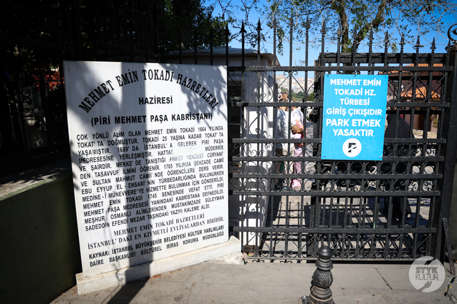 Mehmed Emin Tokadi – mistrz duchowy i ukryty grób na wzgórzach Stambułu Turcja Styk Kultur - Agnieszka Maury | Turcja, Stambuł, książki - Mehmed Emin Tokadi – mistrz duchowy i ukryty grób na wzgórzach Stambułu
