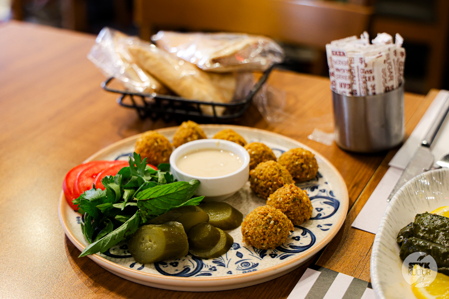 Styk Kultur - Agnieszka Maury | Turcja, Stambuł, książki - Tahin Karaköy – libańska kuchnia w sercu Stambułu