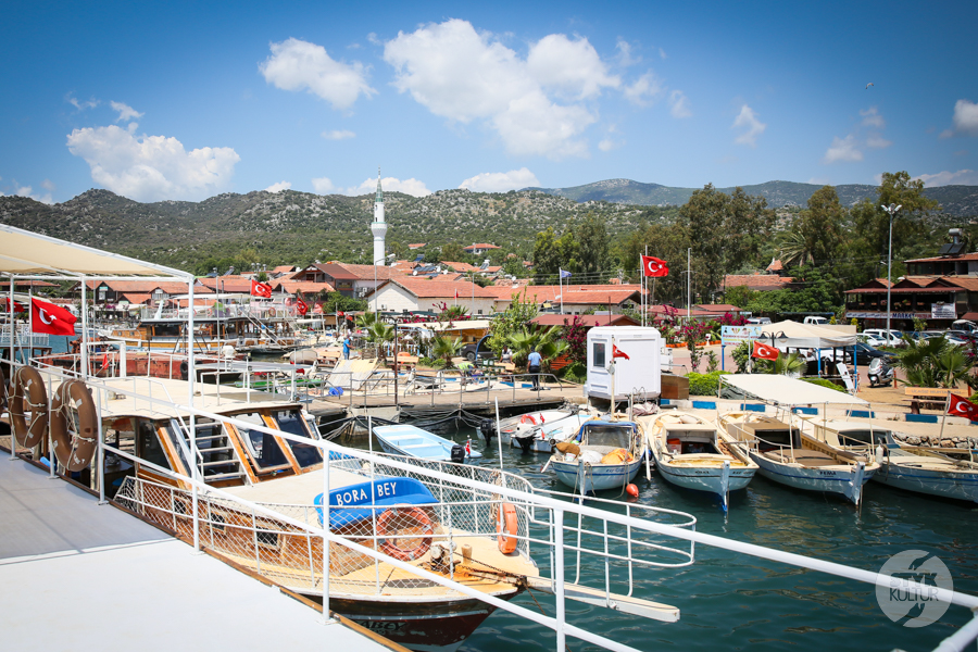 Turcja wczasy last minute – co naprawdę kryje się za „okazją życia”? Turcja Styk Kultur - Agnieszka Maury | Turcja, Stambuł, książki - Turcja wczasy last minute – co naprawdę kryje się za „okazją życia”?