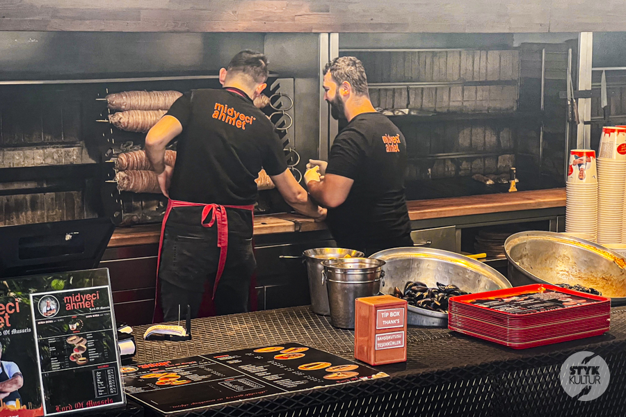 Midye Dolma – turecka legenda ulicznego smaku. Czy są bezpieczne? Turcja Styk Kultur - Agnieszka Maury | Turcja, Stambuł, książki - Midye Dolma – turecka legenda ulicznego smaku. Czy są bezpieczne?