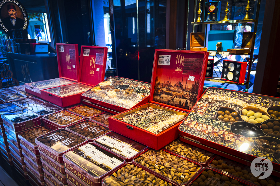 Hafız Mustafa 1864 - słodka kronika Stambułu zapisana w cukrze, pistacjach i czasie Turcja Styk Kultur - Agnieszka Maury | Turcja, Stambuł, książki - Hafız Mustafa 1864 - słodka kronika Stambułu zapisana w cukrze, pistacjach i czasie