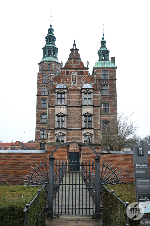 Największe atrakcje Kopenhagi – przewodnik po mieście, które redefiniuje sztukę życia Europa Styk Kultur - Agnieszka Maury | Turcja, Stambuł, książki - Największe atrakcje Kopenhagi – przewodnik po mieście, które redefiniuje sztukę życia