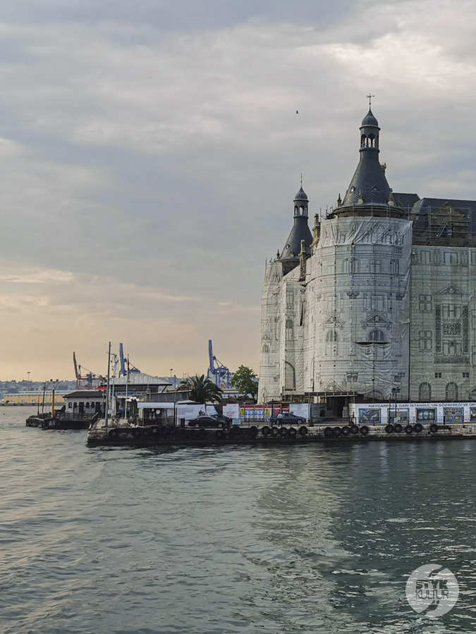 Dworzec kolejowy Haydarpaşa w Stambule - historia, niezwykłe fakty i przyszłość stambulskiej ikony Turcja Styk Kultur - Agnieszka Maury | Turcja, Stambuł, książki - Dworzec kolejowy Haydarpaşa w Stambule - historia, niezwykłe fakty i przyszłość stambulskiej ikony